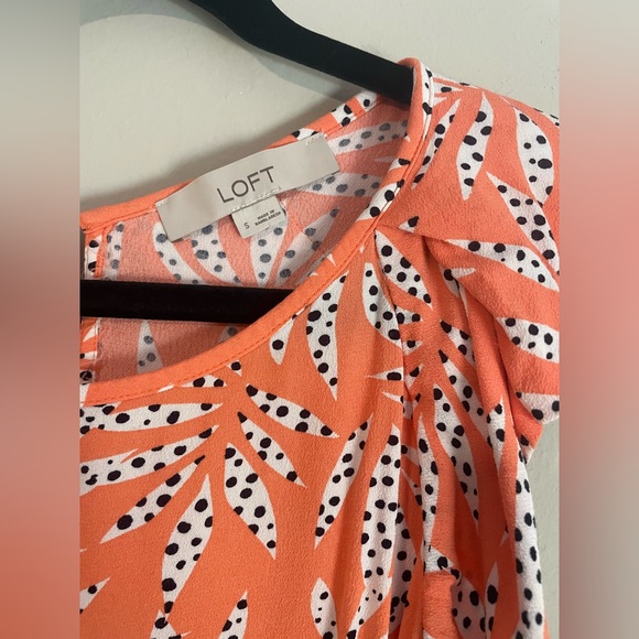 LOFT - ruffle sleeve tank - tropical polkadot leaves pattern - tangerine - S - Picture 4 of 4